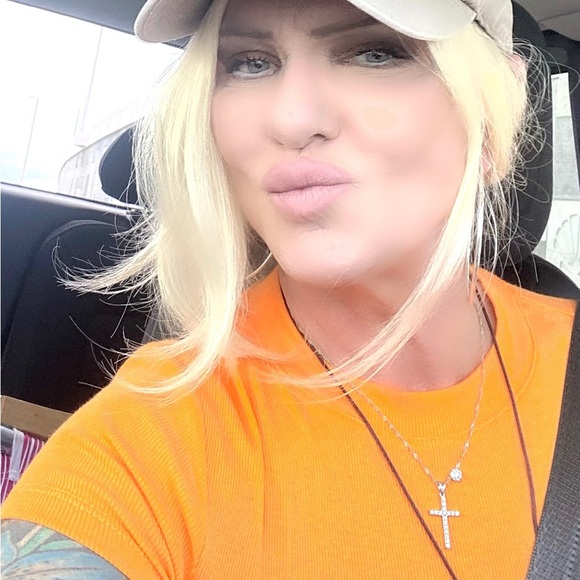 Meet your Posher, Hope, I'm a Posh Ambassador - Picture 1 of 1